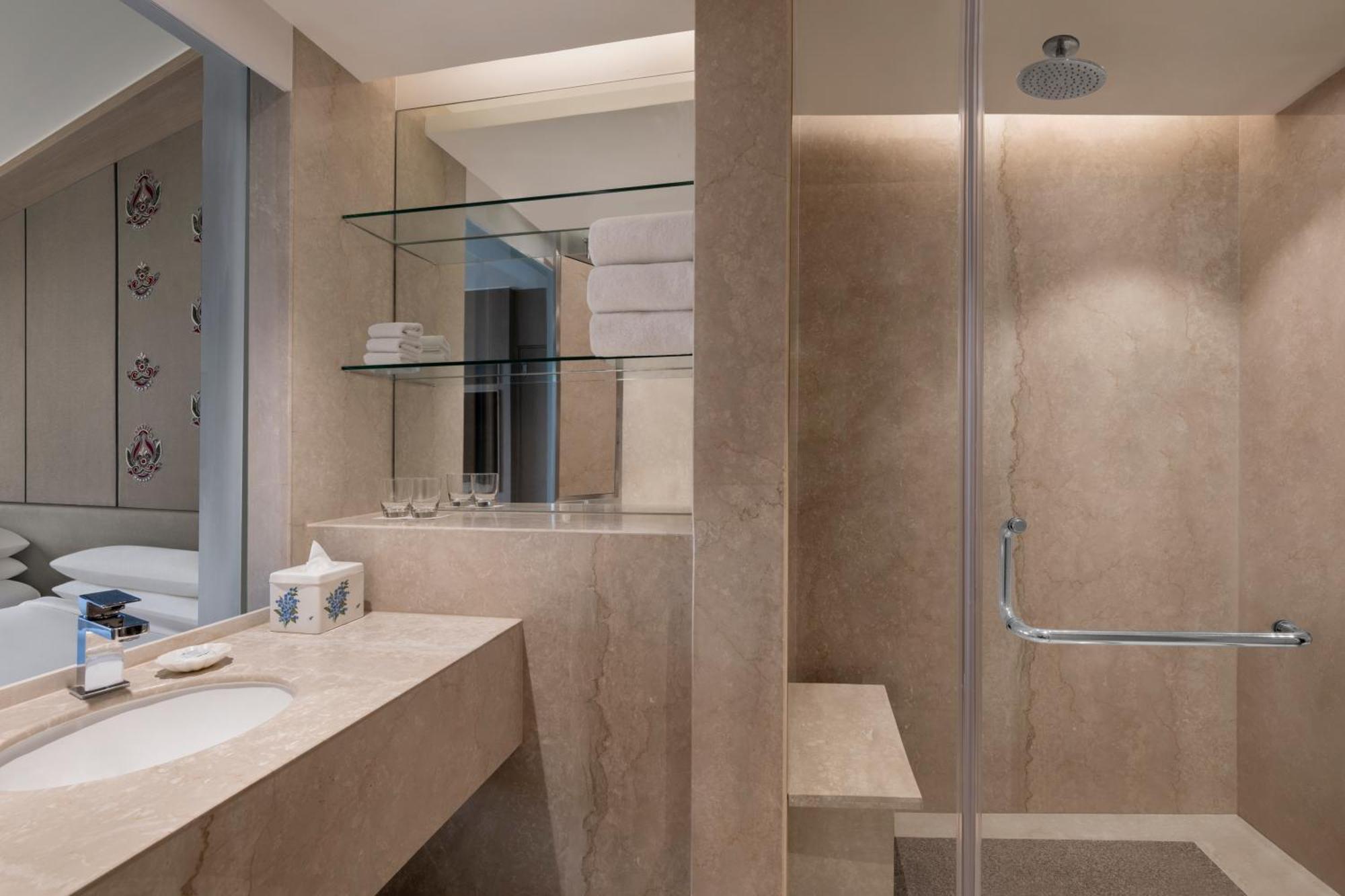 Deluxe Twin Room with City View